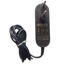Alimentatore 12v 2.5a usato  Napoli