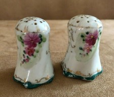 Conjunto de saleiro e pimenta vintage de porcelana floral pintado à mão flor dourada comprar usado Conjunto de saleiro e pimenta vintage de porcelana floral pintado à mão flor dourada comprar usado  Enviando para Brazil