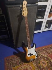 Basso elettrico vintage usato  Sassari
