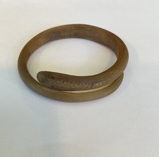 Pulseira antiga vitoriana de chifre de cobra marrom gravada à mão chifre esculpido  comprar usado  Enviando para Brazil
