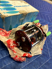 MOLINETE DE PESCA VINTAGE PENN 109MS NOVO ESTOQUE ANTIGO CAIXA ABERTA VERMELHO VERDE MONOFILAMENTO PEER comprar usado  Enviando para Brazil