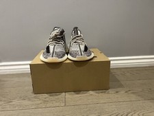 Taglia adidas yeezy usato Taglia adidas yeezy usato  Spedire a Italy