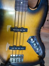 Basso elettrico fretless usato  Velletri