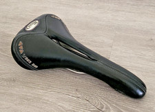 SELA SELLE ITALIA FLITE TRANS AM BORDADA TITÂNIO 254 GRAMAS 145 MM X 285 MM comprar usado  Enviando para Brazil