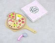 1 conjunto de pizza e bandeja e cortador e casca e caixa serve para boneca menina americana de 18"" comprar usado  Enviando para Brazil