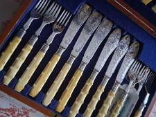 Set posate pesce usato Set posate pesce usato  Argenta