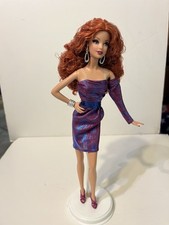 Boneca Barbie The Look City Shine, cabelo vermelho encaracolado roxo vestido metálico exibido comprar usado  Enviando para Brazil