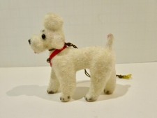 Usado, Estatueta vintage Kunstlerschutz Handwork Alemanha Ocidental mini poodle branco flocado cachorro comprar usado  Enviando para Brazil