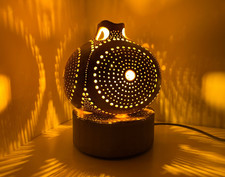 Handcrafted Bottle Gourd Lamp – Natural Gourd Table Light, Boho Home Decor - EU na sprzedaż  PL