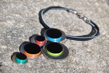 Collier pop multicolore d'occasion  Ax-les-Thermes