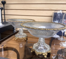 Set two vintage for sale  Brooklyn