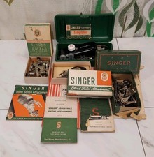 Lote de trabalho de acessório de máquina de costura vintage Singer com caixas em ziguezague buraco de botão temperatura comprar usado  Enviando para Brazil