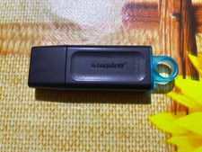 Chiavetta pen drive usato  Scapoli