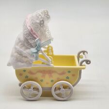 Usado, Carrinho de bebê Sylvanian Families amarelo estilo vintage Calico Critters comprar usado  Enviando para Brazil