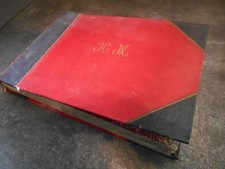 Album monogrammé 376 d'occasion  Poitiers