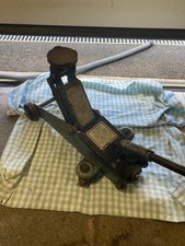 Trolley jack halfords1.5tons for sale Trolley jack halfords1.5tons for sale  MIRFIELD