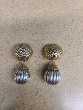 earrings une clip ligne for sale earrings une clip ligne for sale West Valley City