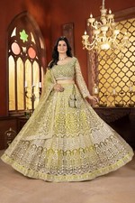 Robe créateur indienne d'occasion  Expédié en France