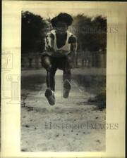 1992 Press Photo St Mary Academy corredor de pista Twalla Powell pratica salto em distância comprar usado  Enviando para Brazil