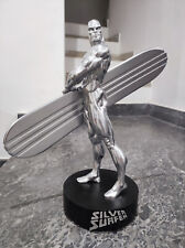 Silver surfer statue usato  Italia