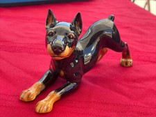 Estatueta vintage Goebel Doberman Pinscher cachorro brincalhão W.Germany *Orelha lascada* comprar usado Estatueta vintage Goebel Doberman Pinscher cachorro brincalhão W.Germany *Orelha lascada* comprar usado  Enviando para Brazil