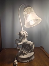 Abajur de mesa unicórnio cerâmica vintage com abajur de sino de vidro reconectado comprar usado Abajur de mesa unicórnio cerâmica vintage com abajur de sino de vidro reconectado comprar usado  Enviando para Brazil