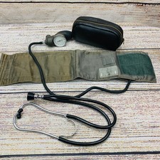Kit de esfigmomanômetro pressão arterial estetoscópio vintage estojo de couro médico Tycos, usado comprar usado  Enviando para Brazil