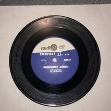 Norwegian Dance + Chopin Waltz (Compact 33 1/3 RPM Vinyl) Studio Music Corp comprar usado Norwegian Dance + Chopin Waltz (Compact 33 1/3 RPM Vinyl) Studio Music Corp comprar usado  Enviando para Brazil