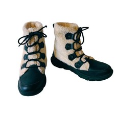 Sorel women fuzzy for sale  Sparks