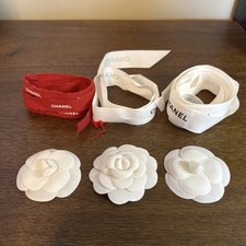Usado, 3 fitas Chanel autênticas vermelho branco 14 pés + 3 flores brancas de camélia comprar usado  Enviando para Brazil