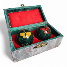 Par Vintage Chinês Esmalte Borboleta Arte ESTRESSE Alívio BOLAS DE BAODING Caixa de Seda comprar usado  Enviando para Brazil