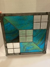 Usado, Painel de vitral geométrico arte de parede azul-petróleo, quadrados chanfrados claros 13” MCM comprar usado Usado, Painel de vitral geométrico arte de parede azul-petróleo, quadrados chanfrados claros 13” MCM comprar usado  Enviando para Brazil