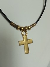 Collier croix plaqué d'occasion Collier croix plaqué d'occasion  Dourges