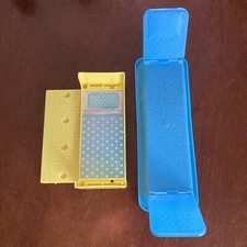 Lote de 2 camas de móveis para bonecas Barbie ~ Mesa de centro/cama infantil banho dobrável EXCELENTE comprar usado  Enviando para Brazil