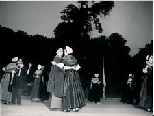 Auvergne 1960 femmes d'occasion  Ballon