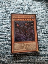 Drago oscuro occhi usato  Castelplanio