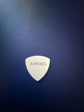 Johnny guitar pick d'occasion  Expédié en Belgium