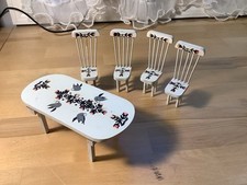 Casa de bonecas miniatura 1:12 mesa e quatro cadeiras brancas com flores pintadas , usado comprar usado  Enviando para Brazil