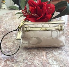 Coach 48299 Gallery Signature pulseira média bege dourado 7" x 5" iPhone 6 em excelente estado usado! comprar usado  Enviando para Brazil