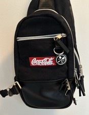 Bolsos pequenos pretos tiracolo Coca Cola com uma alça usados comprar usado  Enviando para Brazil