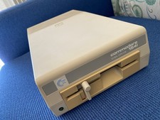 Commodore disk drive usato Commodore disk drive usato  Venzone