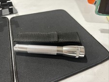 Mini lâmpada Mag-Lite prata lanterna bateria AA (caixa aberta) + estojo de cinto comprar usado  Enviando para Brazil