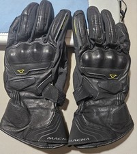 Guanti moto macna usato  Settimo Torinese