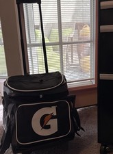 Gatorade Sports Caddy Softside Cooler On Wheels Game Day Rolling Cooler comprar usado  Enviando para Brazil