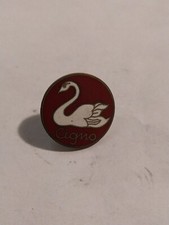 Distintivo smaltato cigno usato  Sarzana