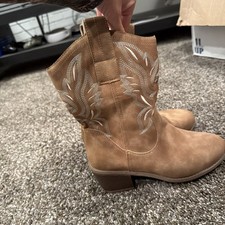 Woman fall boots for sale  Ogden