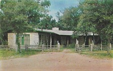 Usado, Cartão postal vintage cromado do Texas típico rancho de rocha nativa comprar usado  Enviando para Brazil