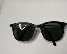 Lunette soleil unofficial d'occasion  Saint-Alban-Leysse