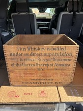 Antigo Departamento de Receita Federal da Era da Proibição Caixa de madeira de uísque George T. Stagg comprar usado Antigo Departamento de Receita Federal da Era da Proibição Caixa de madeira de uísque George T. Stagg comprar usado  Enviando para Brazil