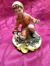Statuetta porcellana dipinta usato  Salerno